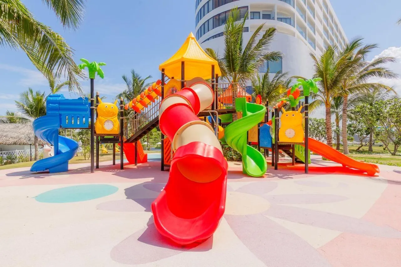 Selectum Noa Resort كام رانه
