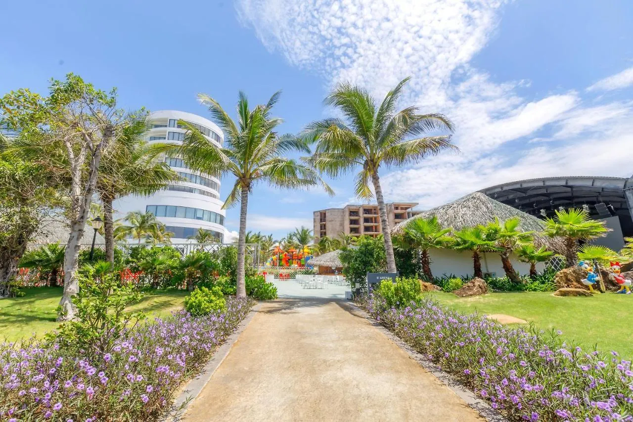 Selectum Noa Resort كام رانه