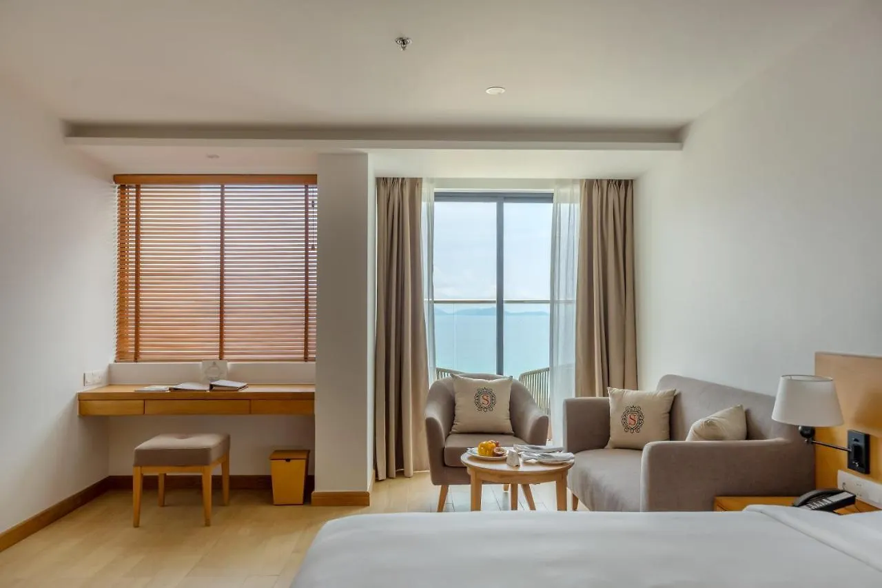 Selectum Noa Resort كام رانه