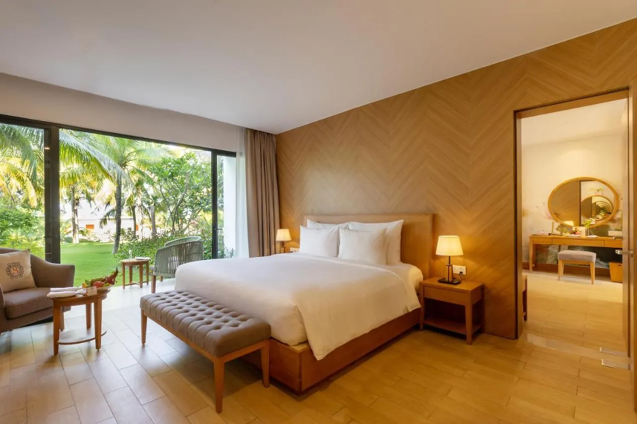 Selectum Noa Resort كام رانه