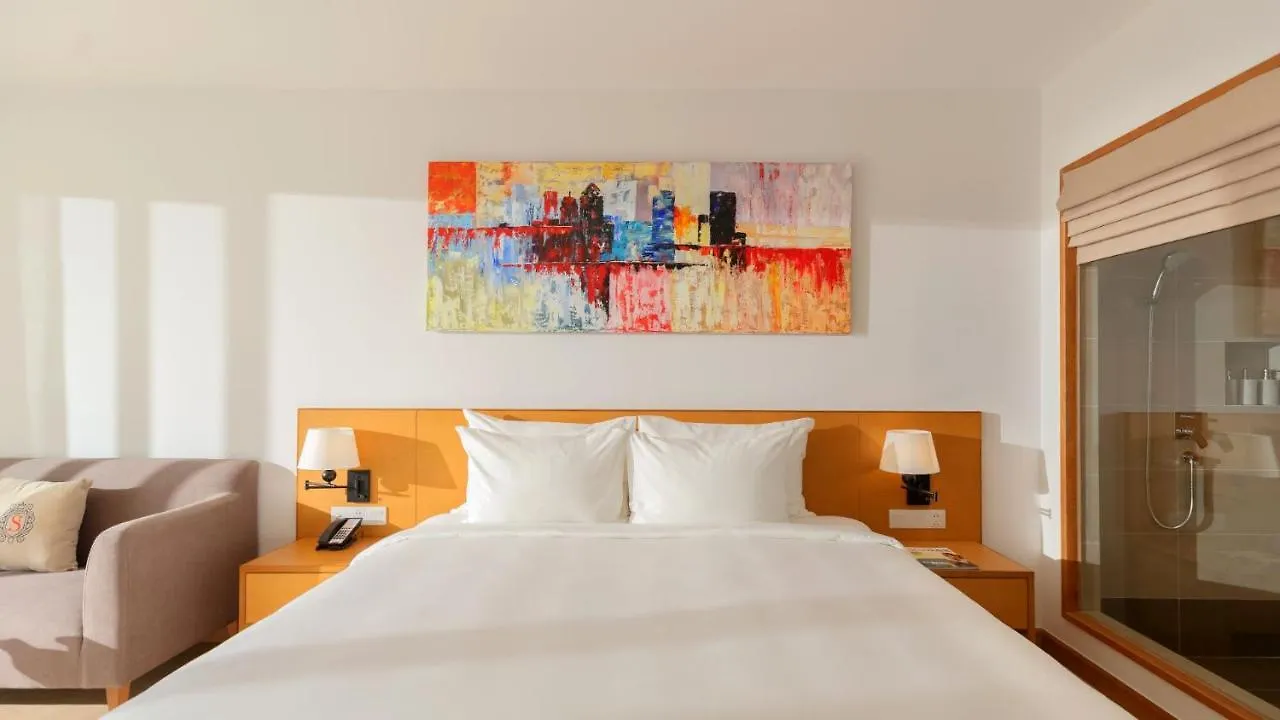 Selectum Noa Resort كام رانه