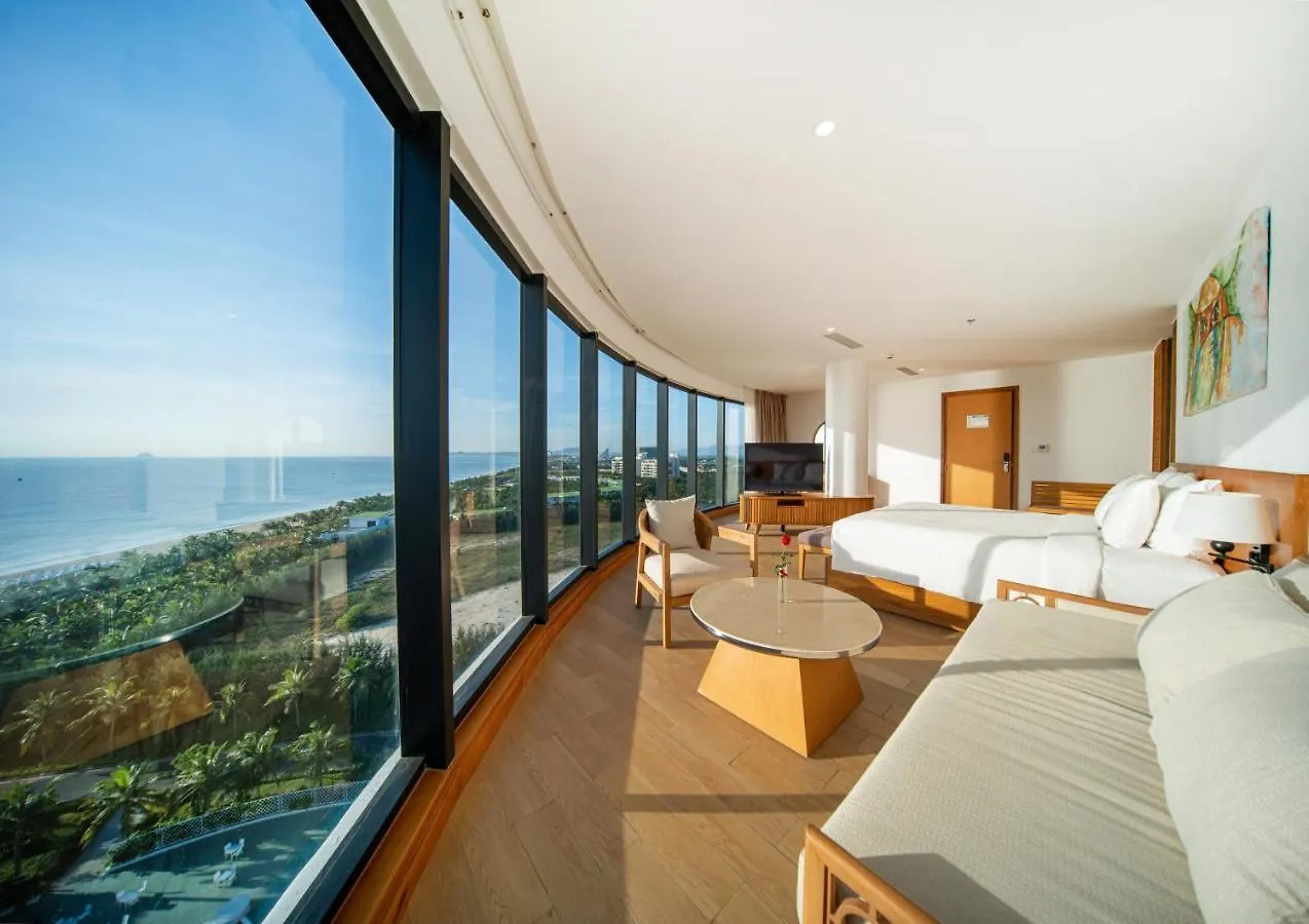 Selectum Noa Resort Cam Ranh 5*,